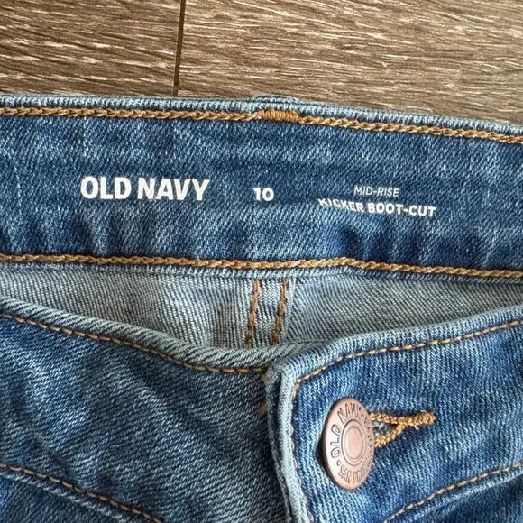 Old Navy Mid Rise Kicker Boot Cut Jeans Womens Size 10 Stretch - Picture 3 of 6